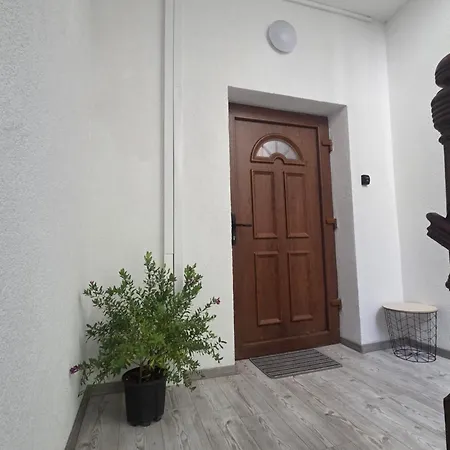 1 Angels O K B Διαμέρισμα *